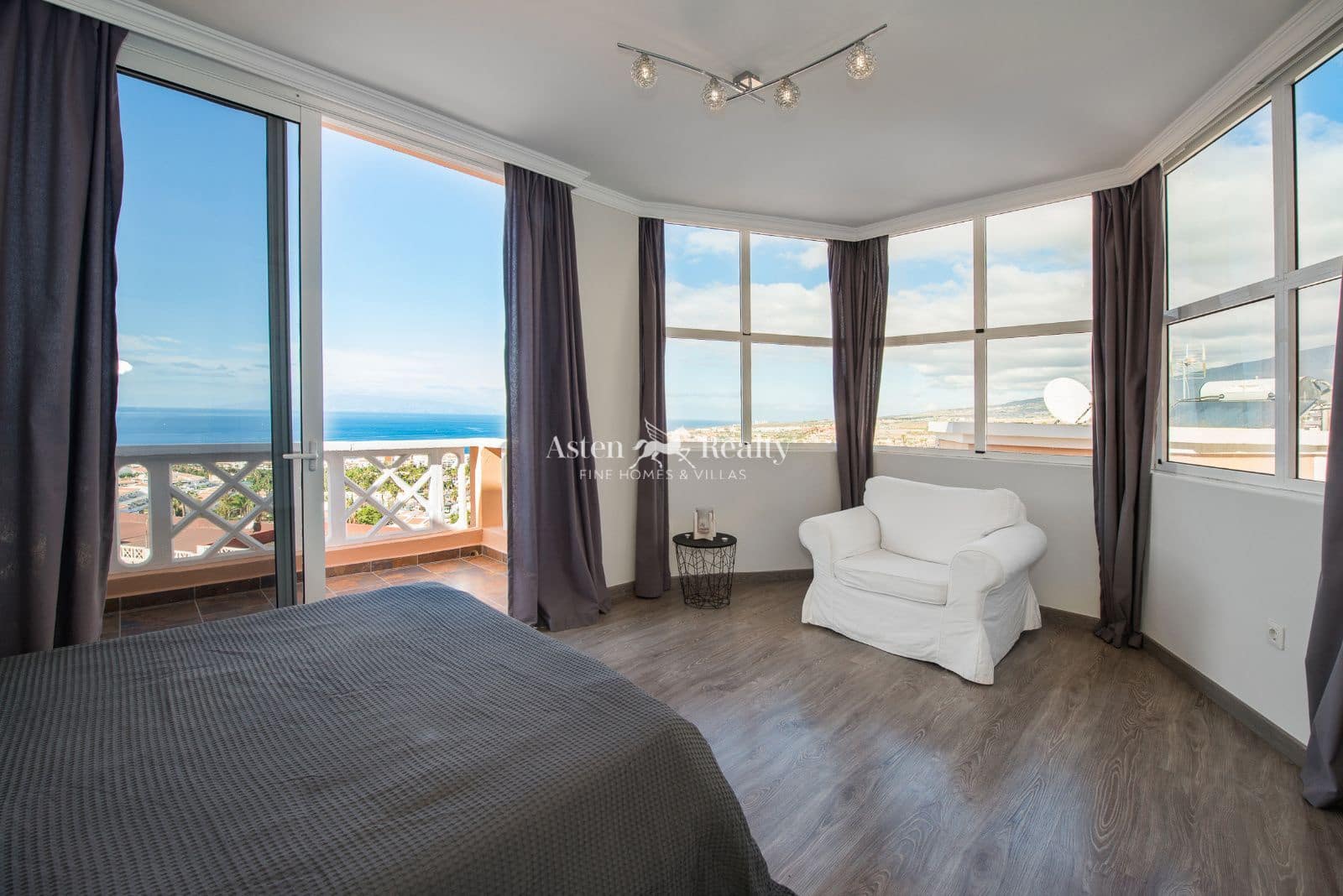 2 soveværelse Byhus til salg i Costa Adeje med swimmingpool - € 499.000 (Ref: 9451517)