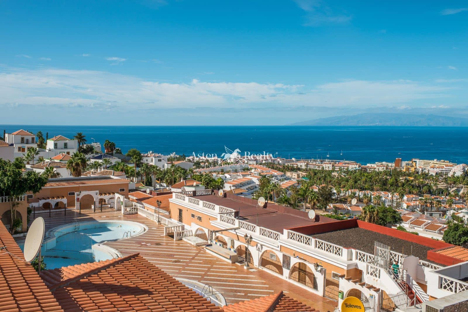 2 soveværelse Byhus til salg i Costa Adeje med swimmingpool - € 499.000 (Ref: 9451517)