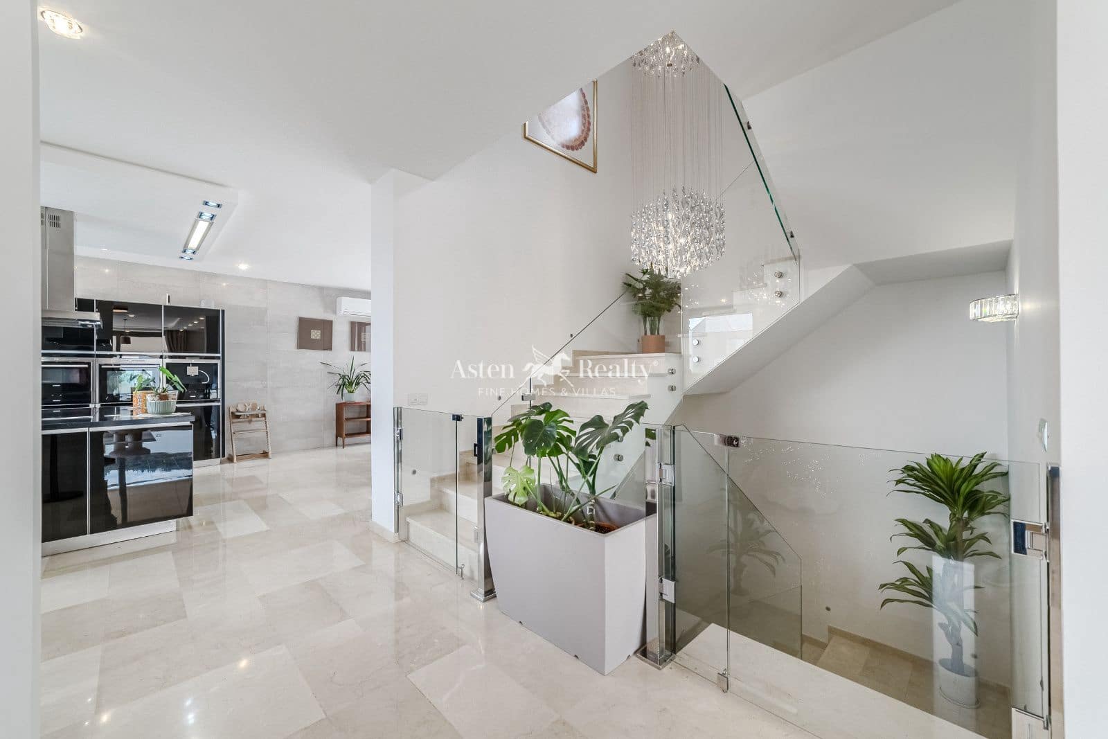 5 bedroom Townhouse for sale in Torviscas with pool garage - € 2,300,000 (Ref: 9462834)