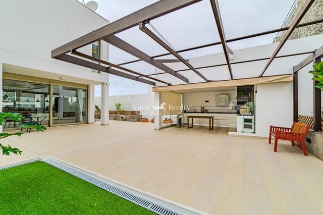 5 bedroom Townhouse for sale in Torviscas, Adeje with pool garage - € 2,300,000 (Ref: 9462834)