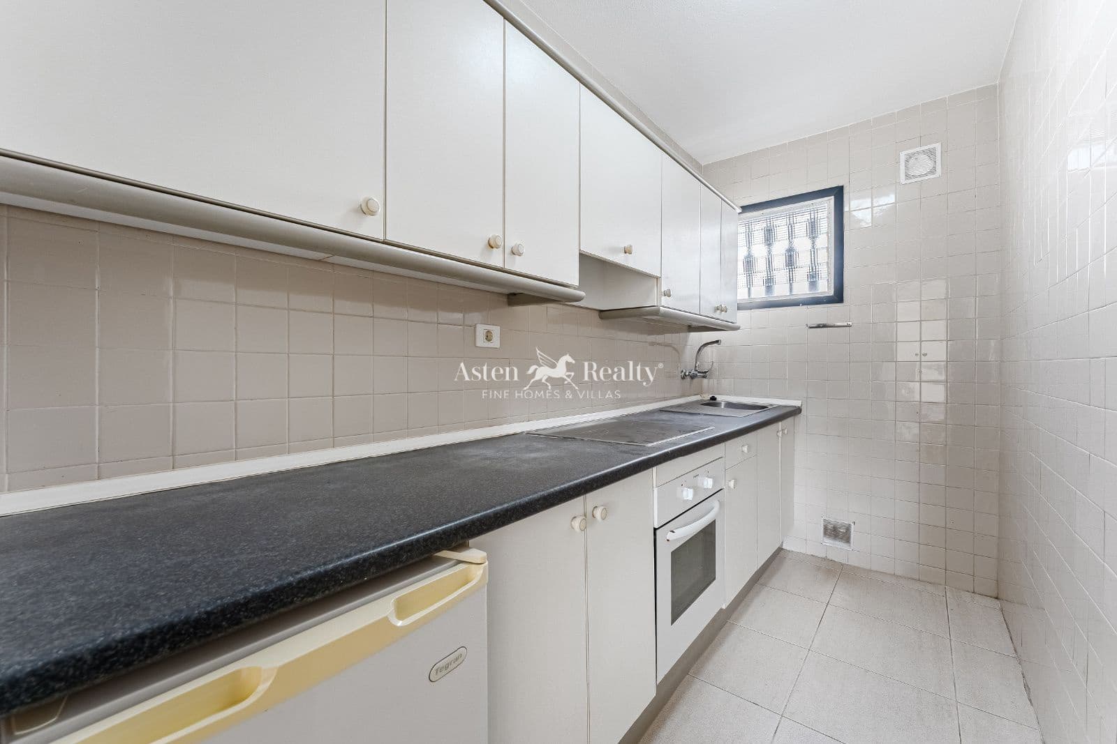 1 slaapkamer Flat te koop in Los Gigantes met zwembad - € 180.000 (Ref: 9465967)