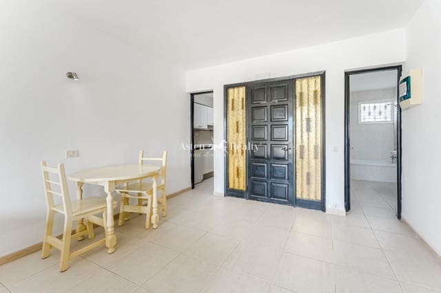 1 slaapkamer Flat te koop in Los Gigantes, Santiago del Teide met zwembad - € 180.000 (Ref: 9465967)