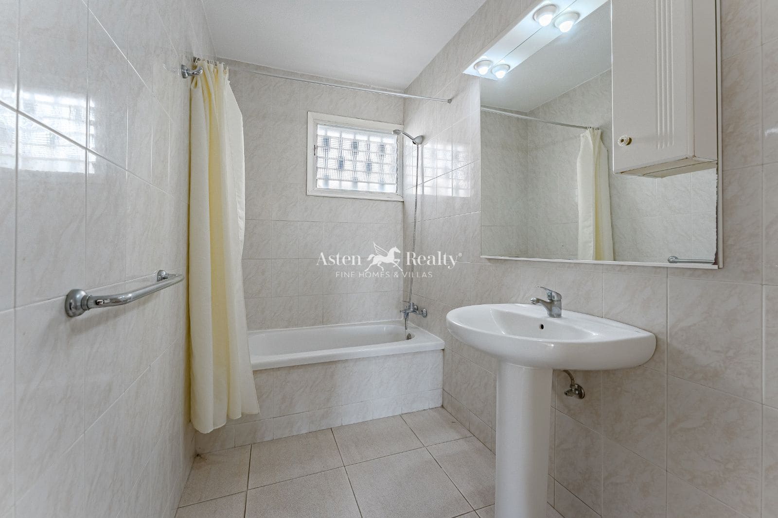 1 slaapkamer Flat te koop in Los Gigantes met zwembad - € 180.000 (Ref: 9465967)