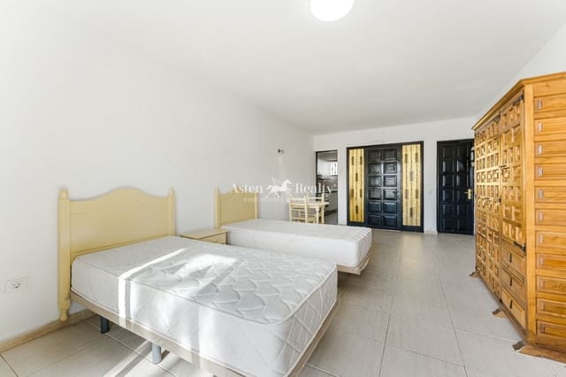 1 slaapkamer Flat te koop in Los Gigantes, Santiago del Teide met zwembad - € 180.000 (Ref: 9465967)