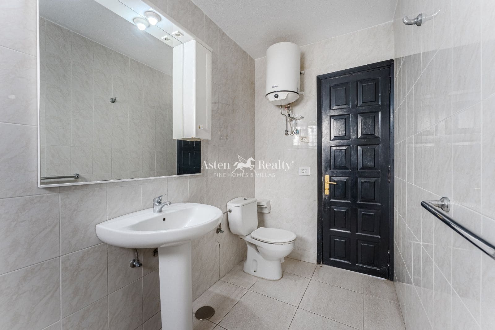 1 slaapkamer Flat te koop in Los Gigantes met zwembad - € 180.000 (Ref: 9465967)