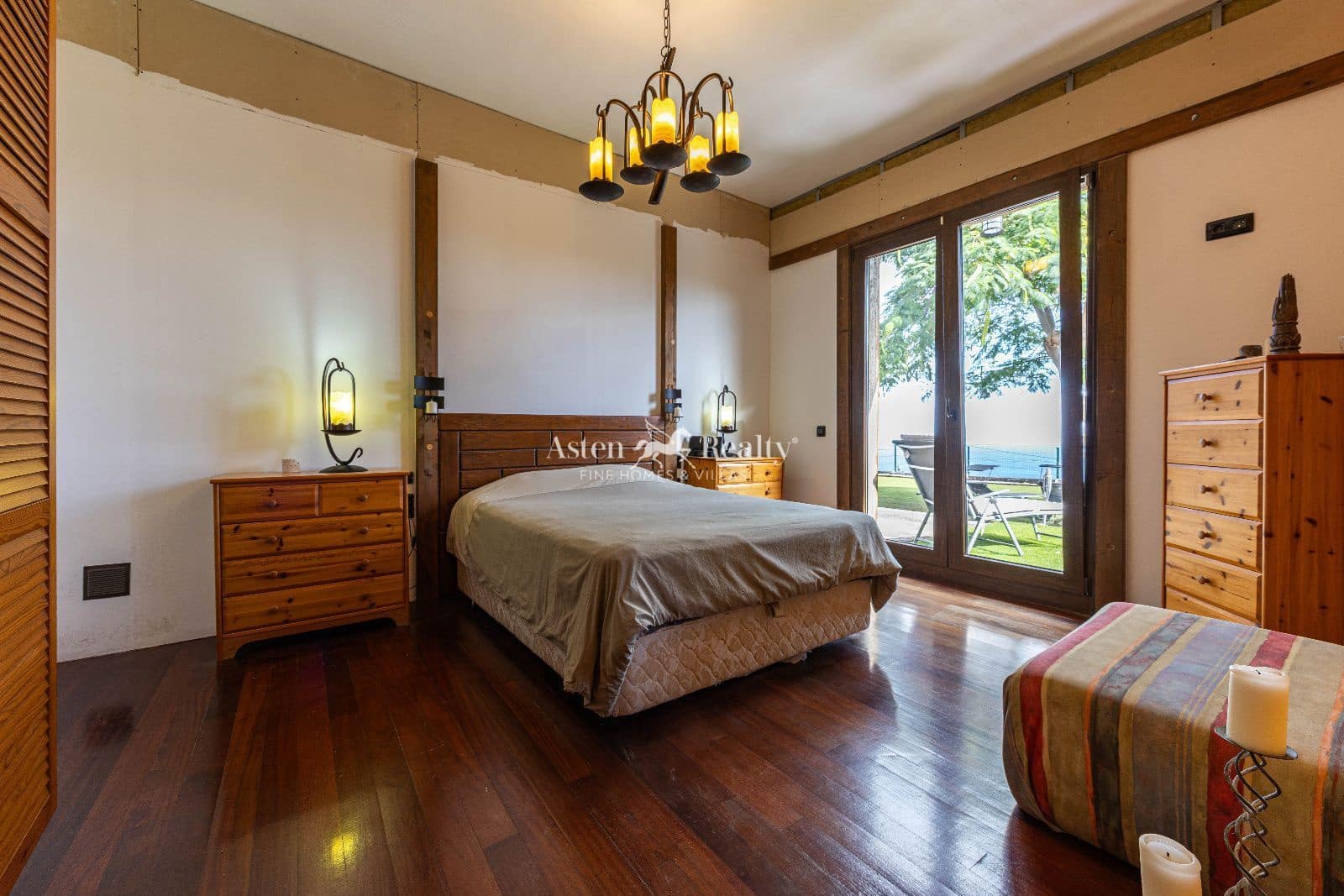 3 bedroom Bungalow for sale in Candelaria with garage - € 490,000 (Ref: 9468836)