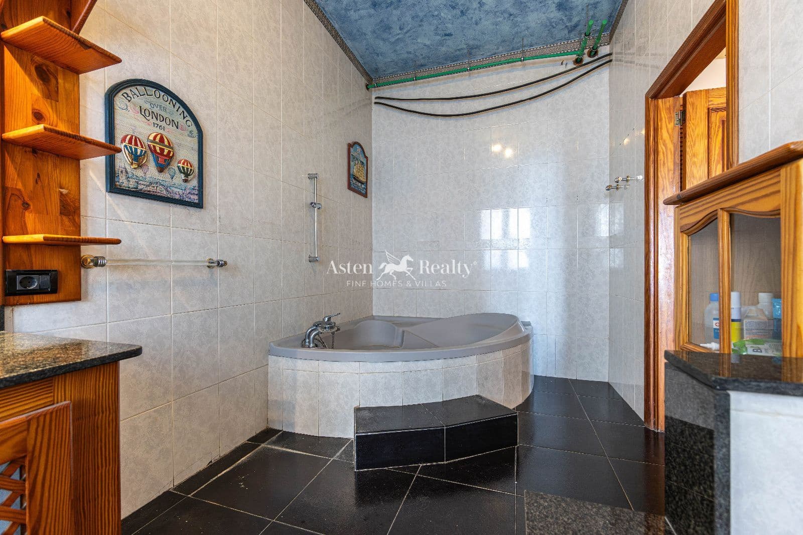 3 bedroom Bungalow for sale in Candelaria with garage - € 490,000 (Ref: 9468836)