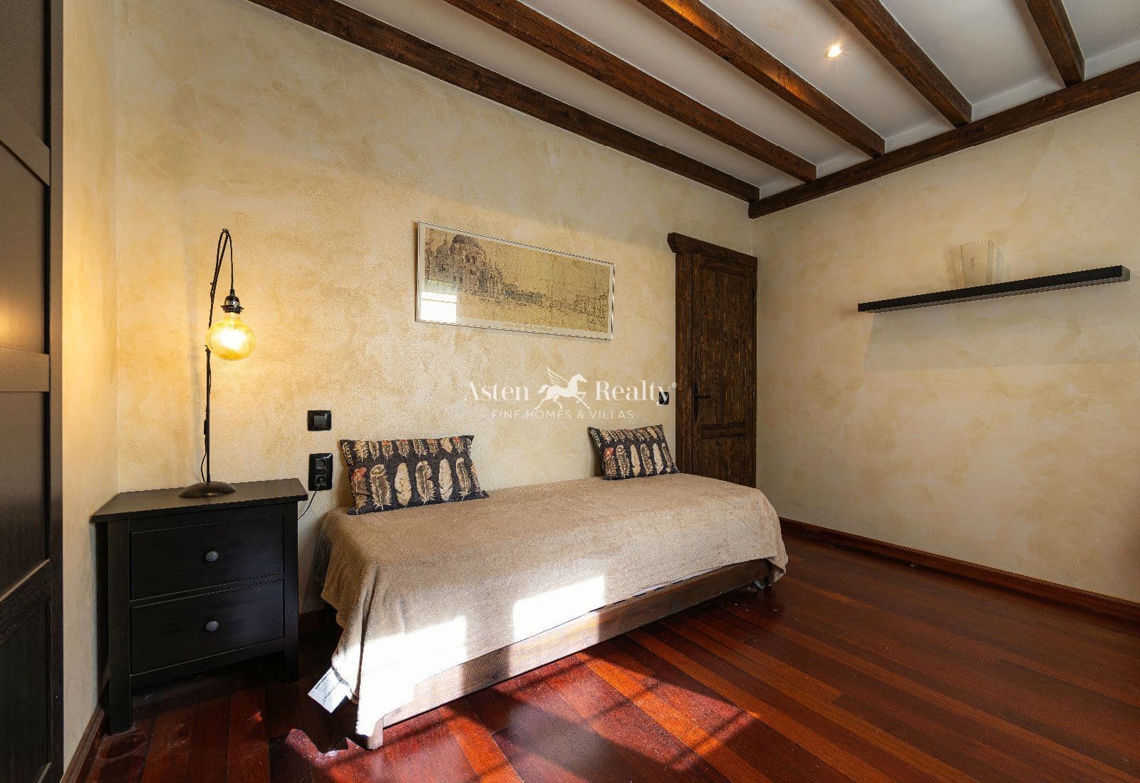 3 bedroom Bungalow for sale in Candelaria with garage - € 490,000 (Ref: 9468836)