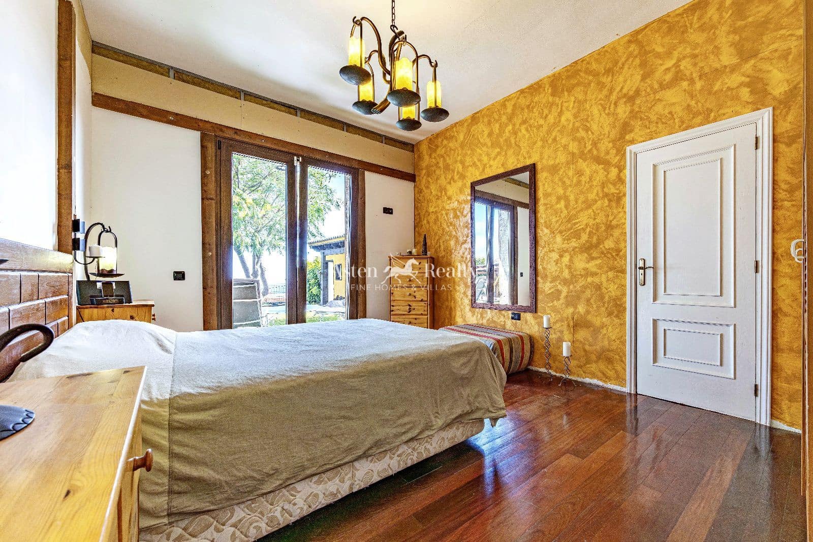 3 bedroom Bungalow for sale in Candelaria with garage - € 490,000 (Ref: 9468836)