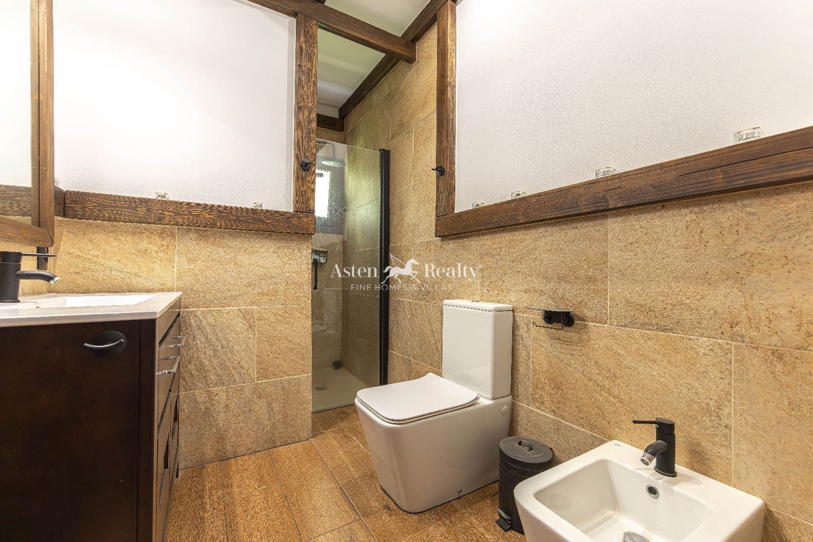 3 bedroom Bungalow for sale in Candelaria with garage - € 490,000 (Ref: 9468836)