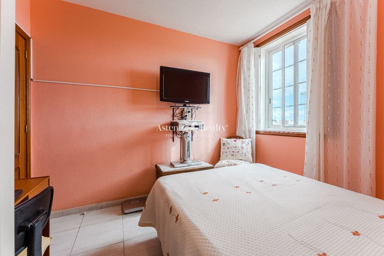 Casa de 3 habitaciones en Las Galletas en venta con garaje - 399.000 € (Ref: 9471587)