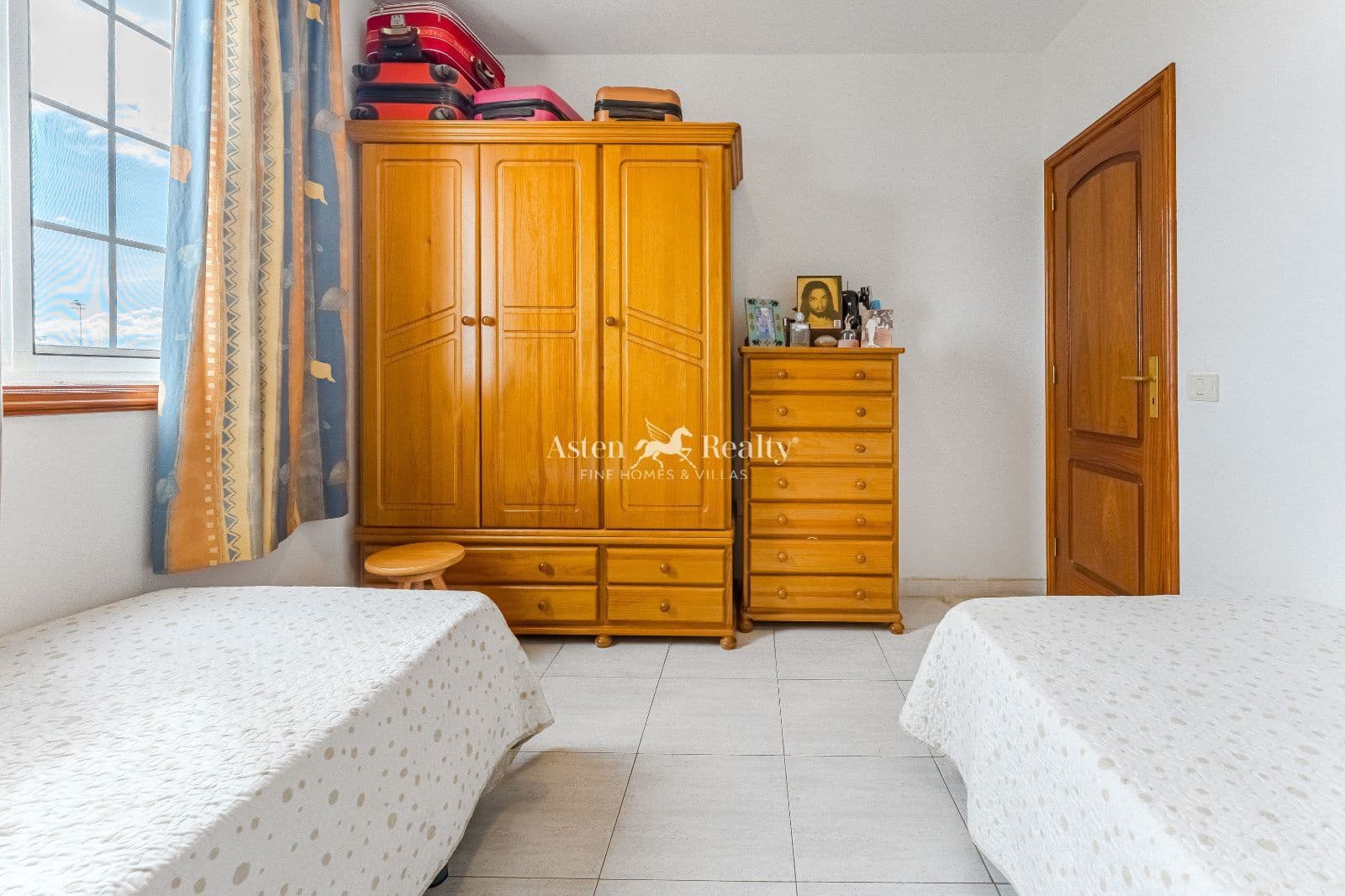 Casa de 3 habitaciones en Las Galletas en venta con garaje - 399.000 € (Ref: 9471587)