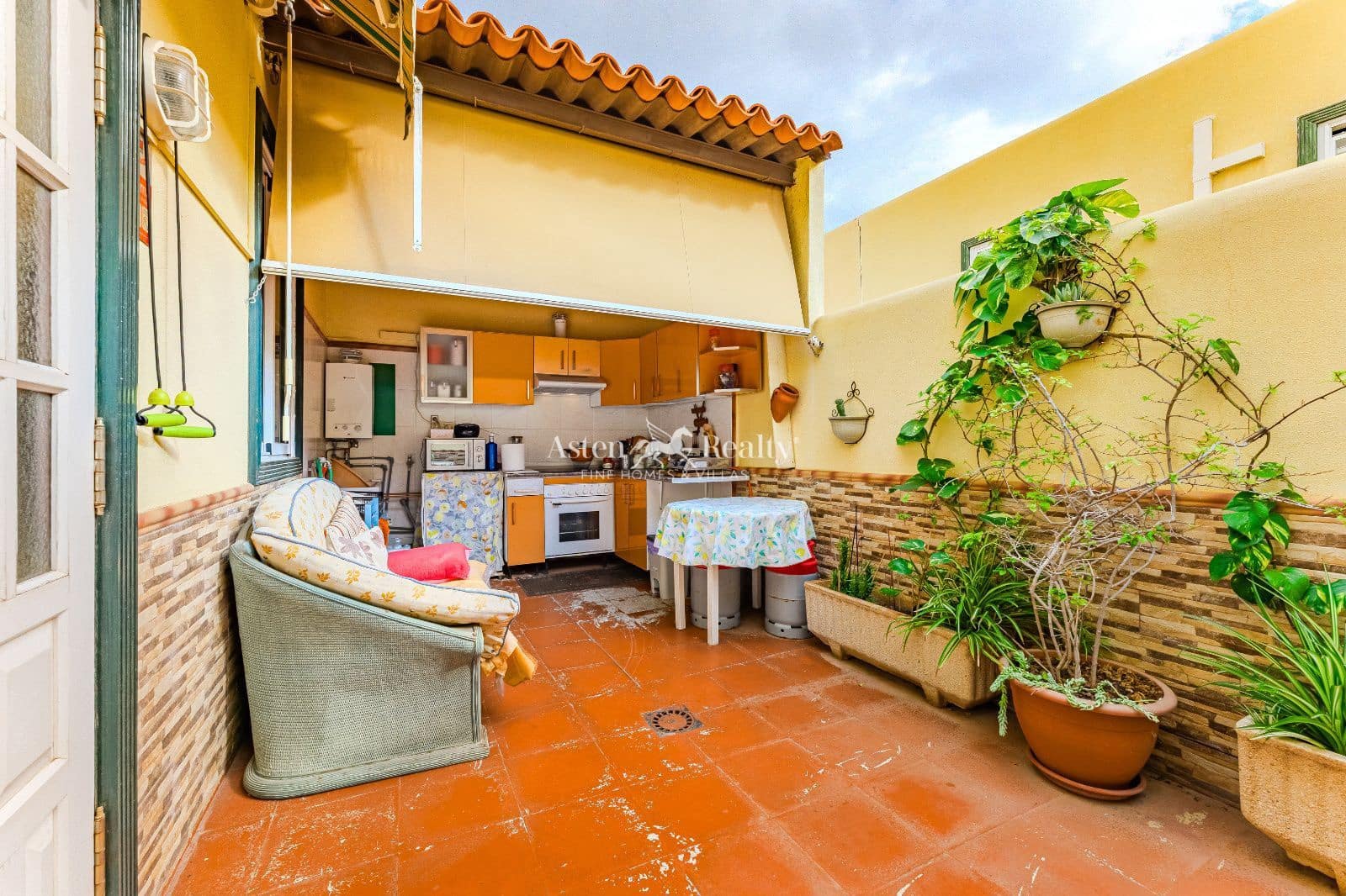 Casa de 3 habitaciones en Las Galletas en venta con garaje - 399.000 € (Ref: 9471587)