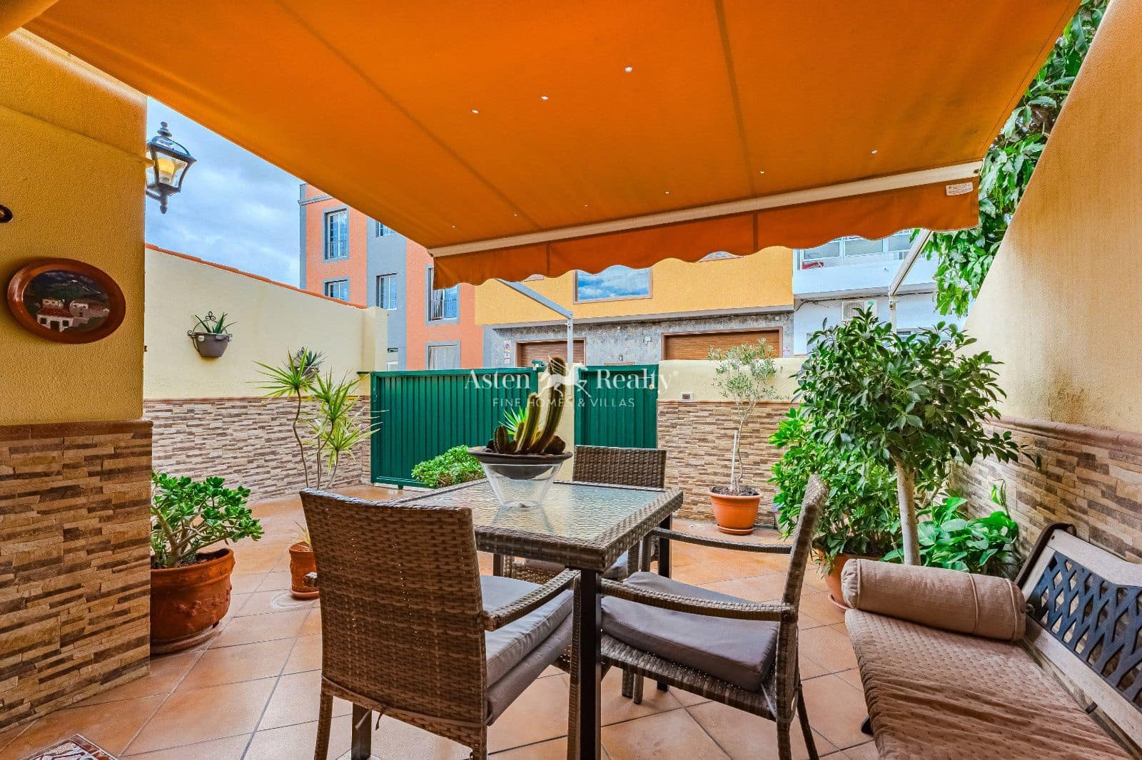 Casa de 3 habitaciones en Las Galletas en venta con garaje - 399.000 € (Ref: 9471587)