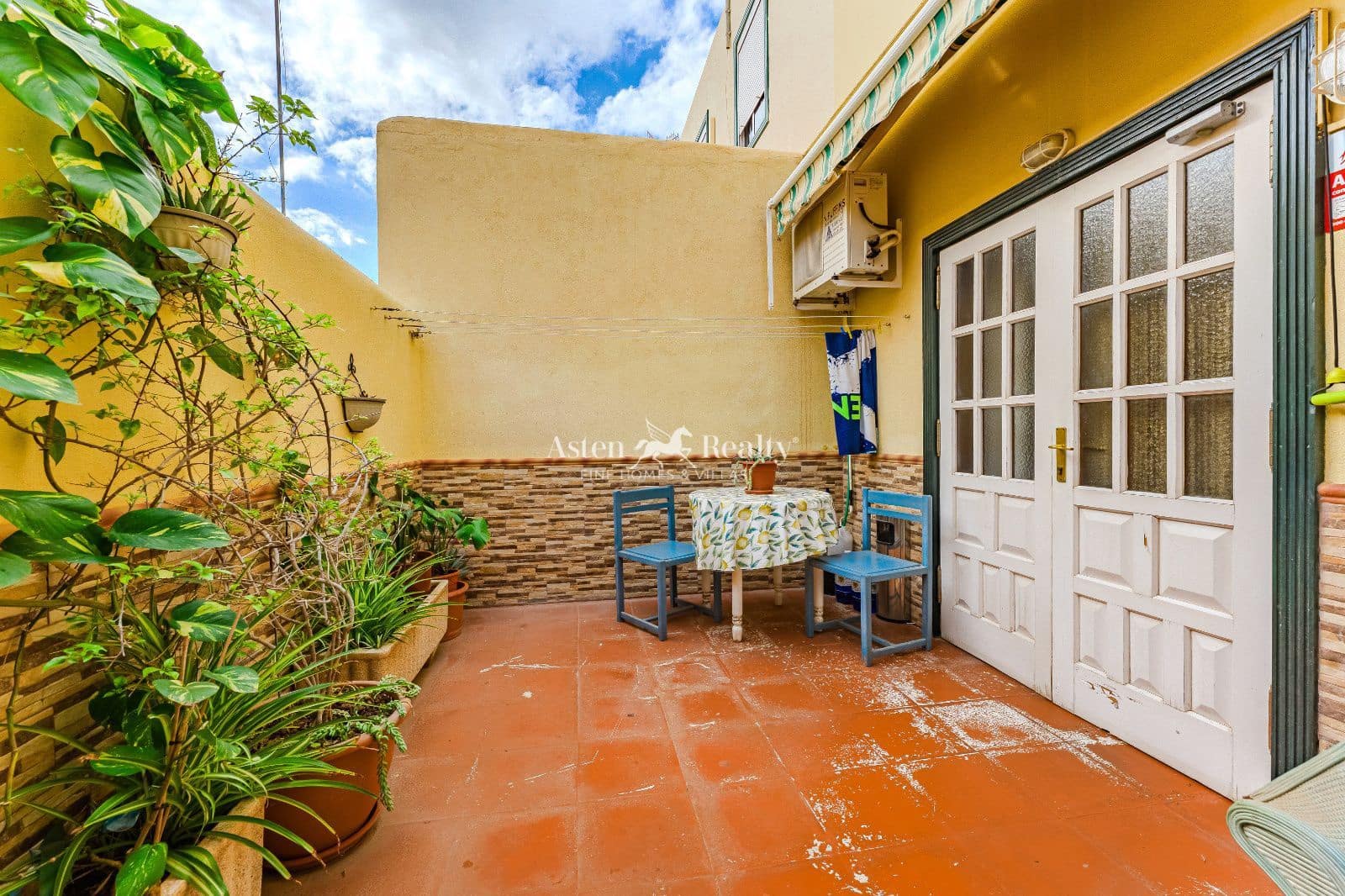 Casa de 3 habitaciones en Las Galletas en venta con garaje - 399.000 € (Ref: 9471587)