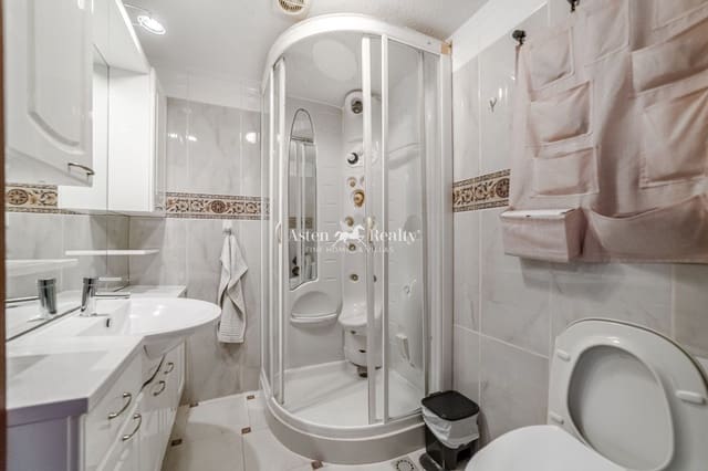 3 slaapkamer Flat te koop in Los Cristianos met zwembad garage - € 399.000 (Ref: 9473315)