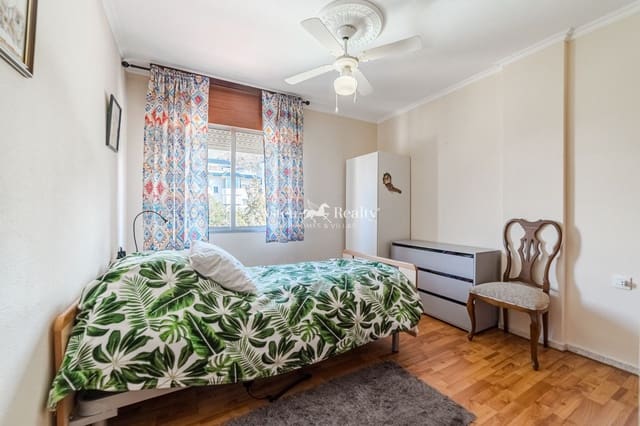 3 slaapkamer Flat te koop in Los Cristianos met zwembad garage - € 399.000 (Ref: 9473315)