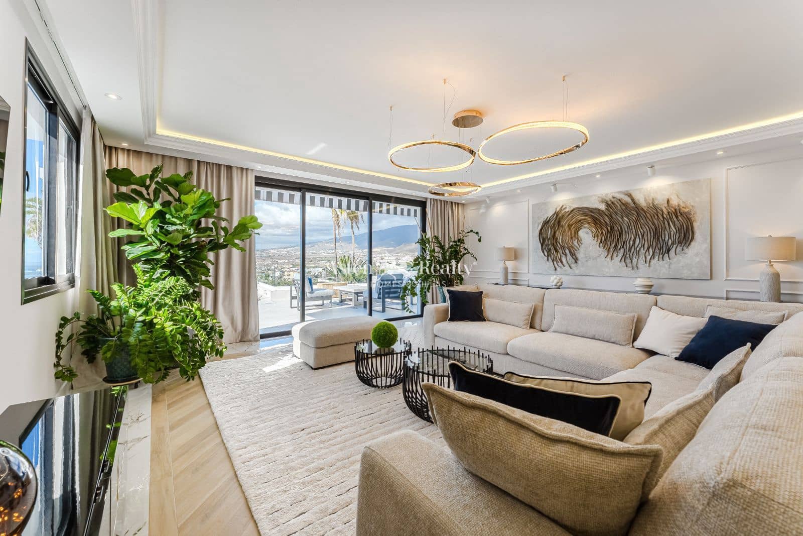 4 makuuhuone Omakotitalo myytävänä paikassa Costa Adeje mukana uima-altaan 
autotalli - 2 600 000 € (Ref: 9474544)