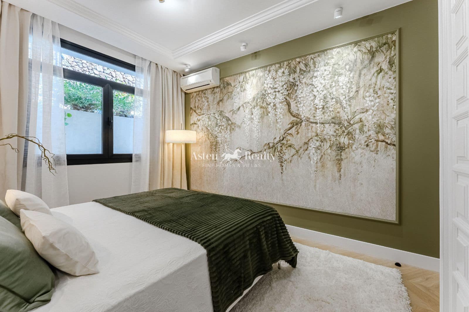 4 makuuhuone Omakotitalo myytävänä paikassa Costa Adeje mukana uima-altaan 
autotalli - 2 600 000 € (Ref: 9474544)