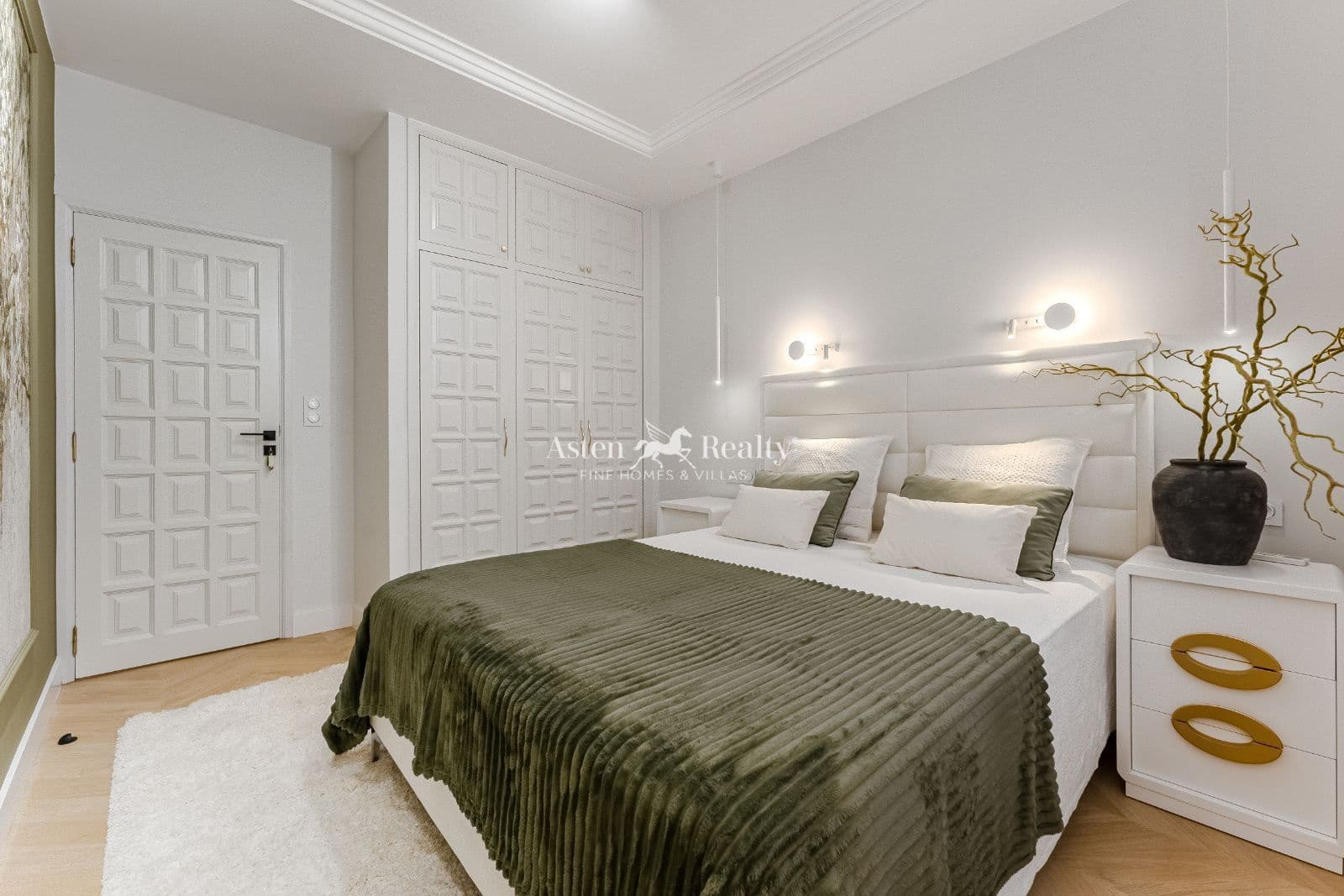 4 makuuhuone Omakotitalo myytävänä paikassa Costa Adeje mukana uima-altaan 
autotalli - 2 600 000 € (Ref: 9474544)