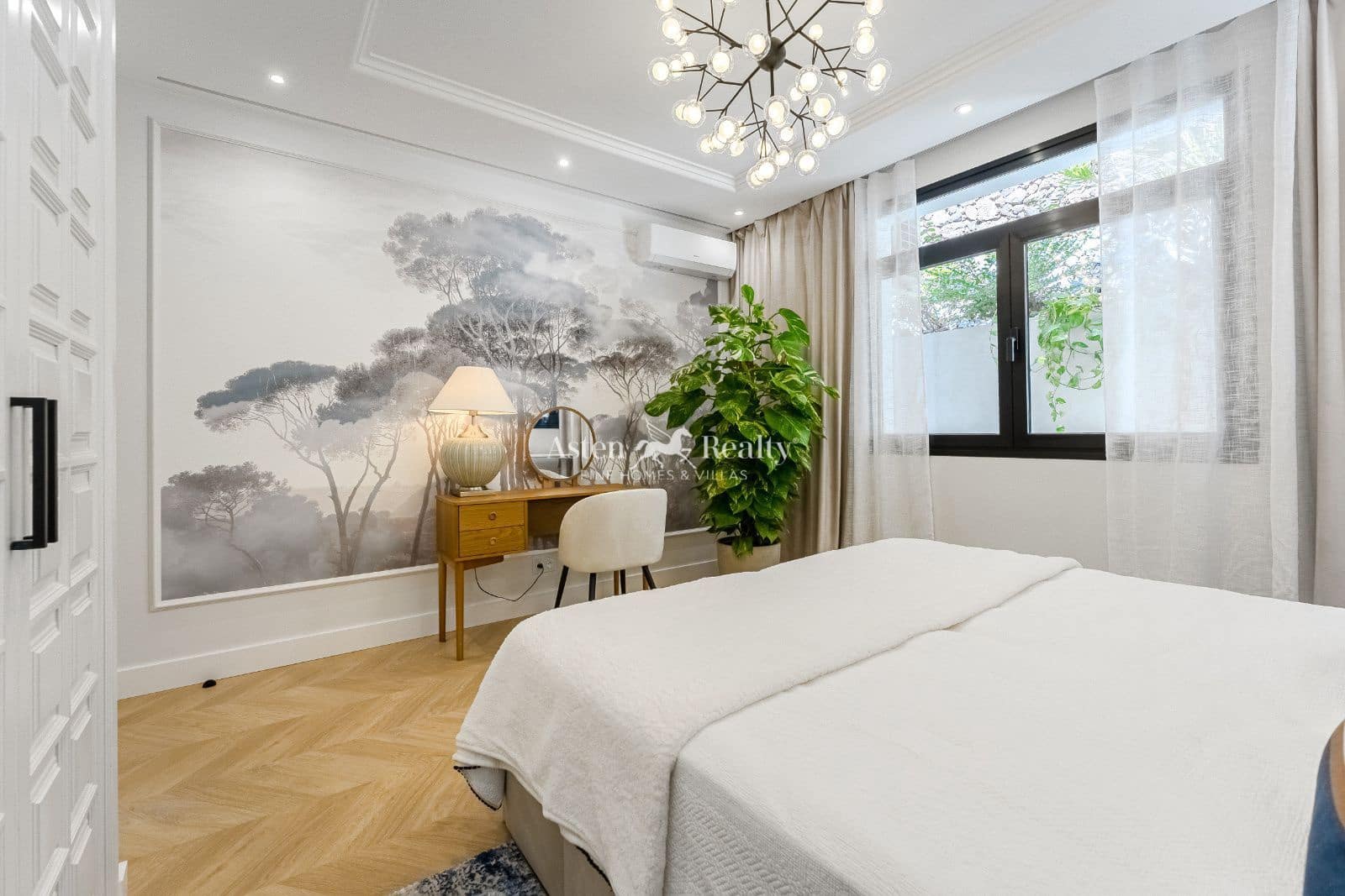 4 makuuhuone Omakotitalo myytävänä paikassa Costa Adeje mukana uima-altaan 
autotalli - 2 600 000 € (Ref: 9474544)