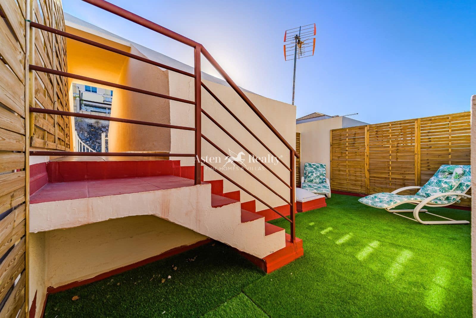 3 slaapkamer Huis te koop in Chayofa met zwembad garage - € 750.000 (Ref: 9491898)