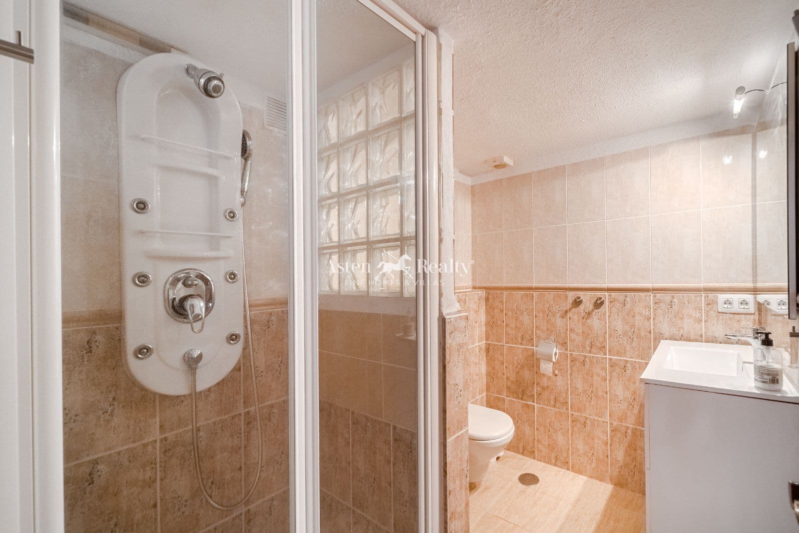 4 bedroom Townhouse for sale in Costa Adeje with pool garage - € 540,000 (Ref: 9491899)