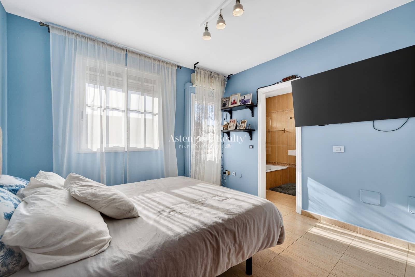 3 bedroom Townhouse for sale in San Isidro de Abona with garage - € 390,000 (Ref: 9500396)