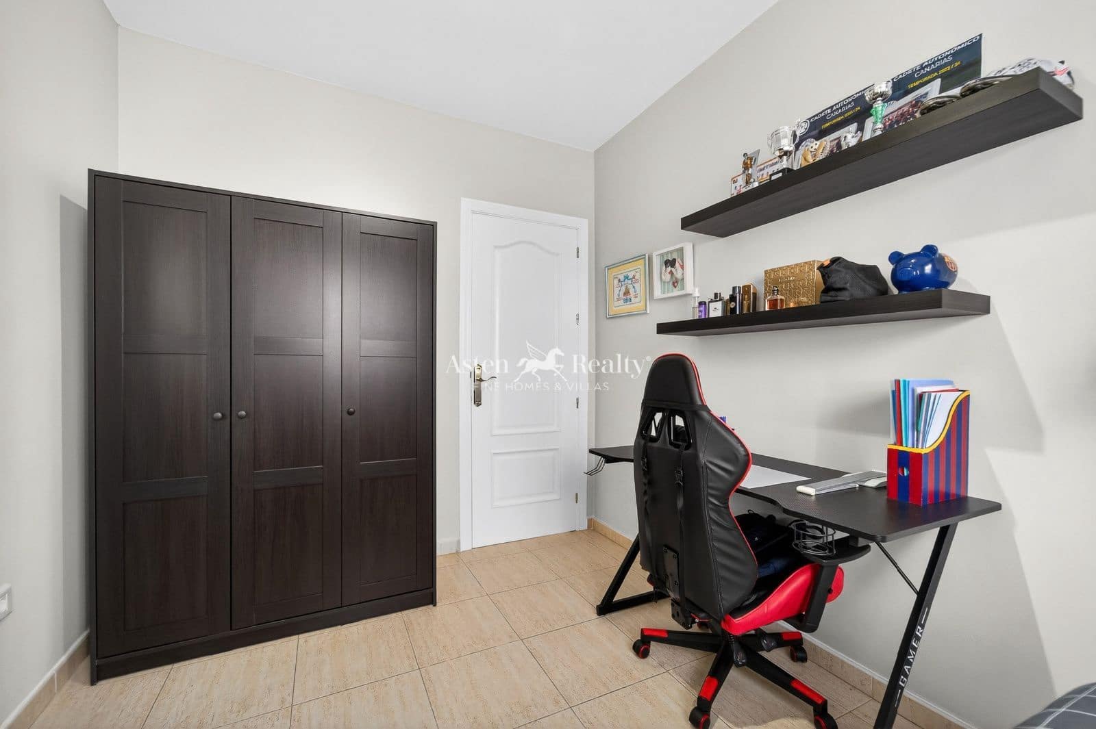 3 bedroom Townhouse for sale in San Isidro de Abona with garage - € 390,000 (Ref: 9500396)