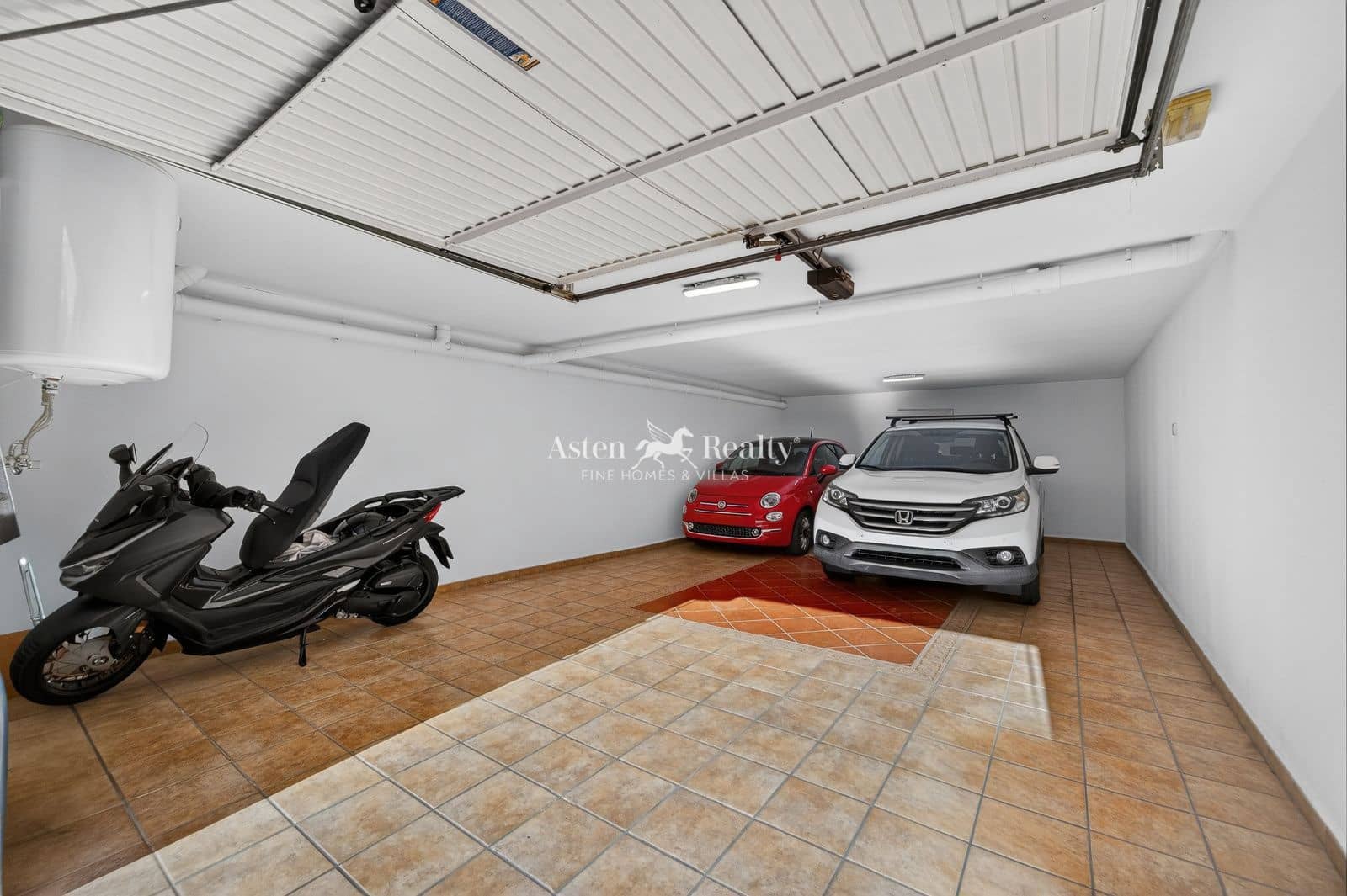 3 bedroom Townhouse for sale in San Isidro de Abona with garage - € 390,000 (Ref: 9500396)