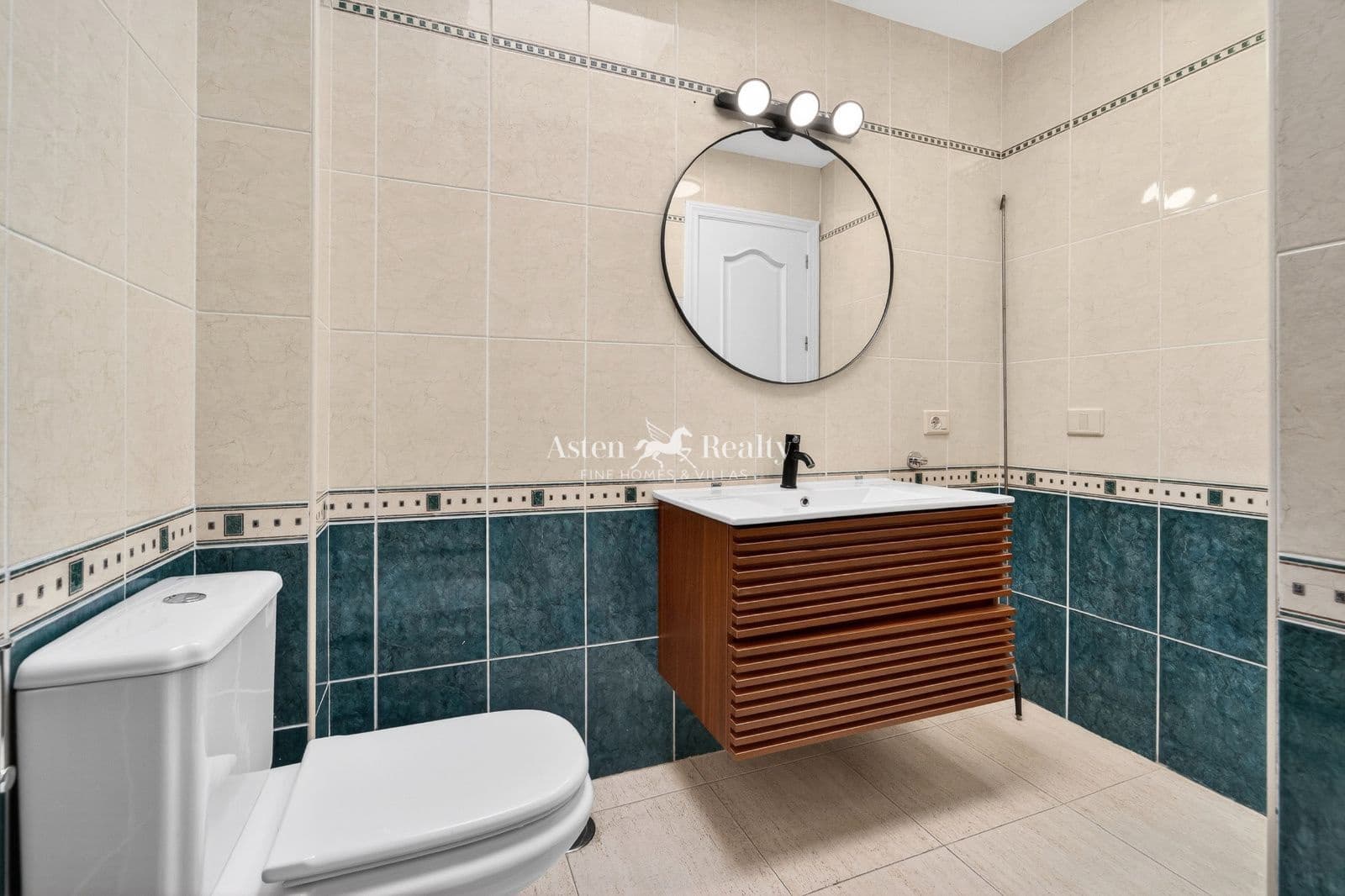 3 bedroom Townhouse for sale in San Isidro de Abona with garage - € 390,000 (Ref: 9500396)