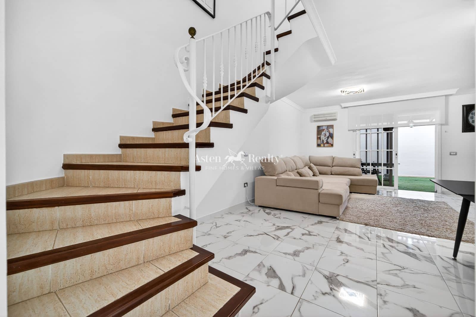 3 bedroom Townhouse for sale in San Isidro de Abona with garage - € 390,000 (Ref: 9500396)