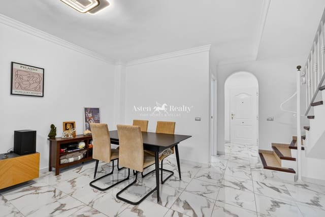 Casa de 3 habitaciones en San Isidro de Abona, Granadilla de Abona en venta con garaje - 390.000 € (Ref: 9500396)