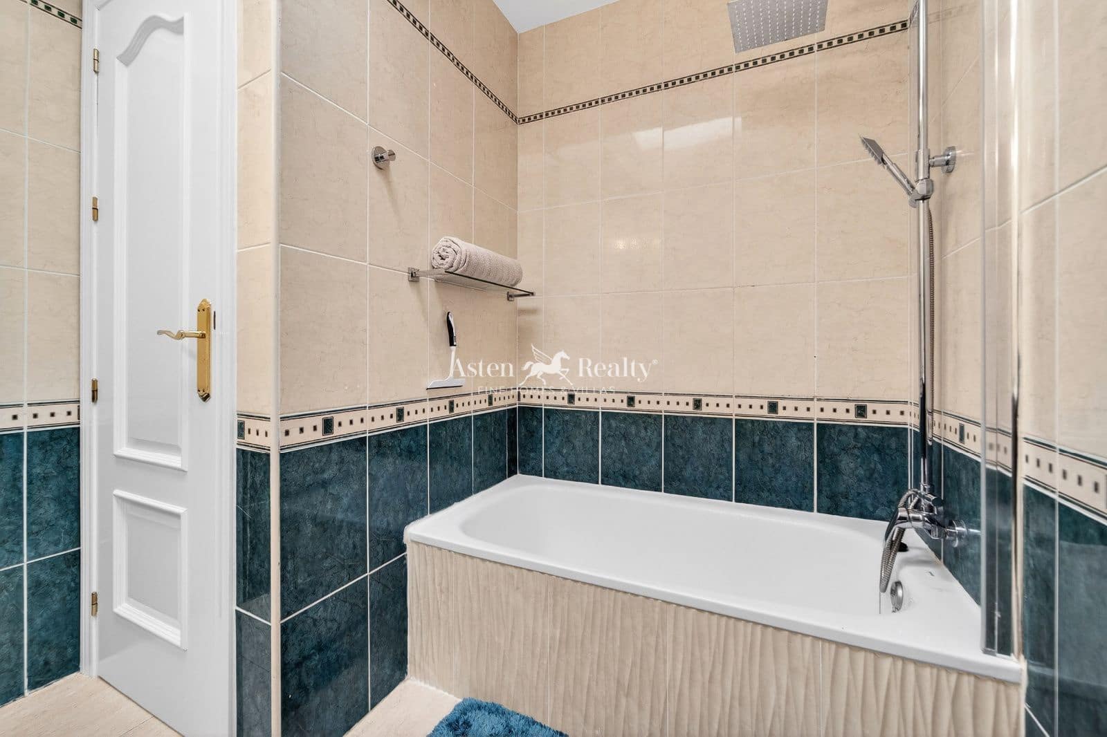 3 bedroom Townhouse for sale in San Isidro de Abona with garage - € 390,000 (Ref: 9500396)