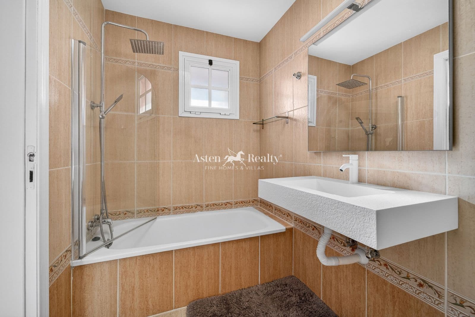 3 bedroom Townhouse for sale in San Isidro de Abona with garage - € 390,000 (Ref: 9500396)