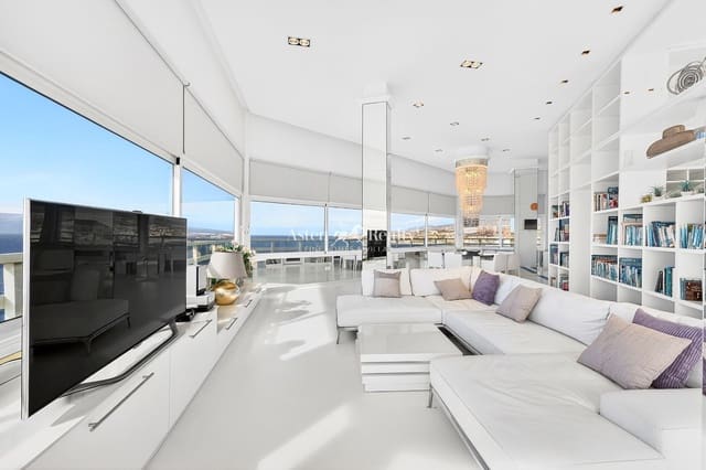 1 slaapkamer Penthouse te koop in San Eugenio Bajo, Adeje met zwembad garage - € 1.595.000 (Ref: 9510147)