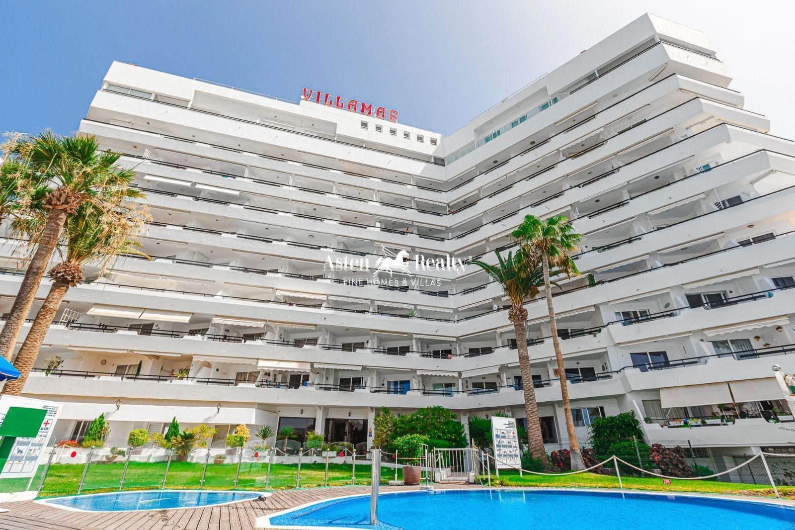 1 slaapkamer Penthouse te koop in Costa Adeje met zwembad garage - € 1.595.000 (Ref: 9510147)