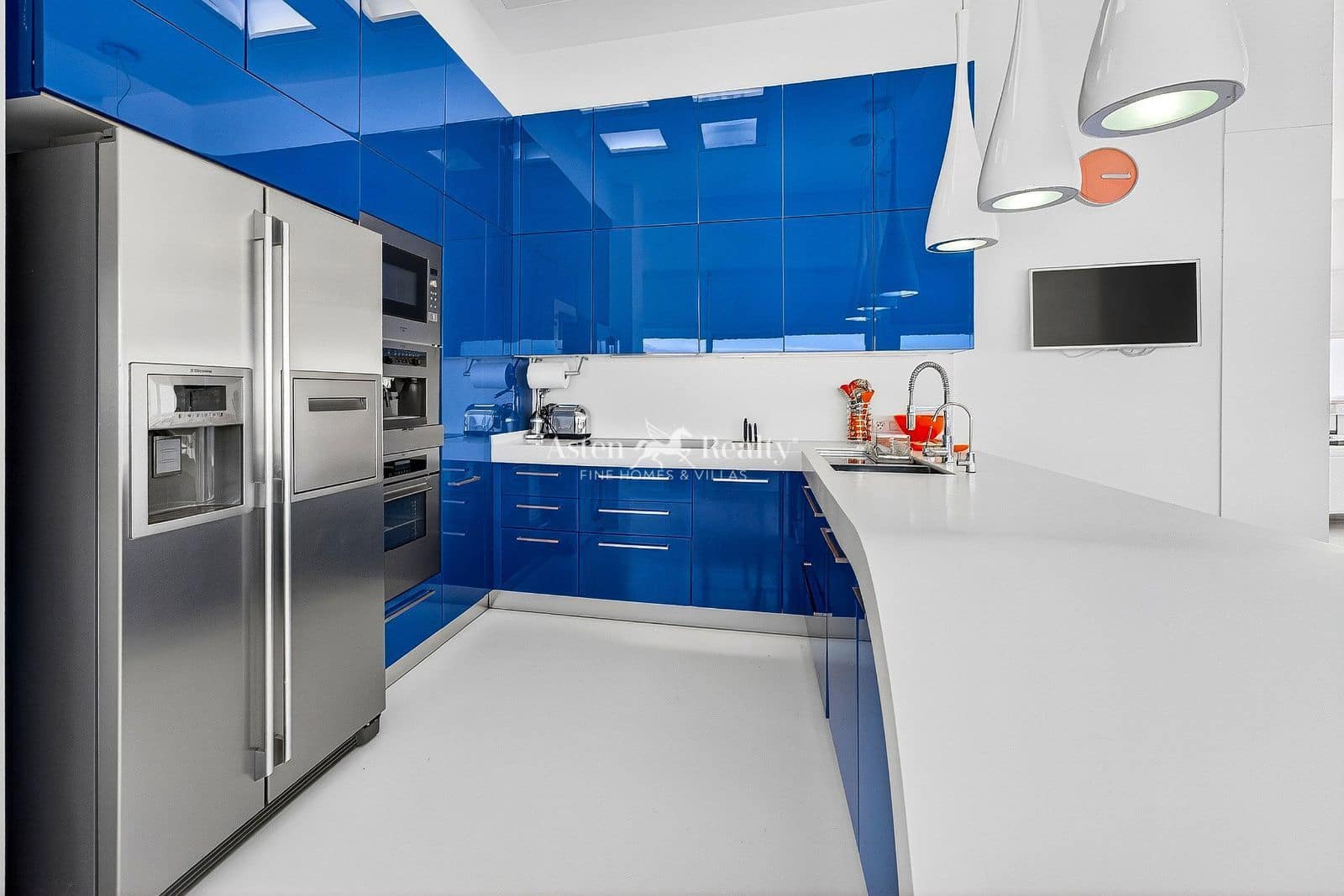 1 soverom Penthouse til salgs i Costa Adeje med svømmebasseng garasje - € 1 595 000 (Ref: 9510147)