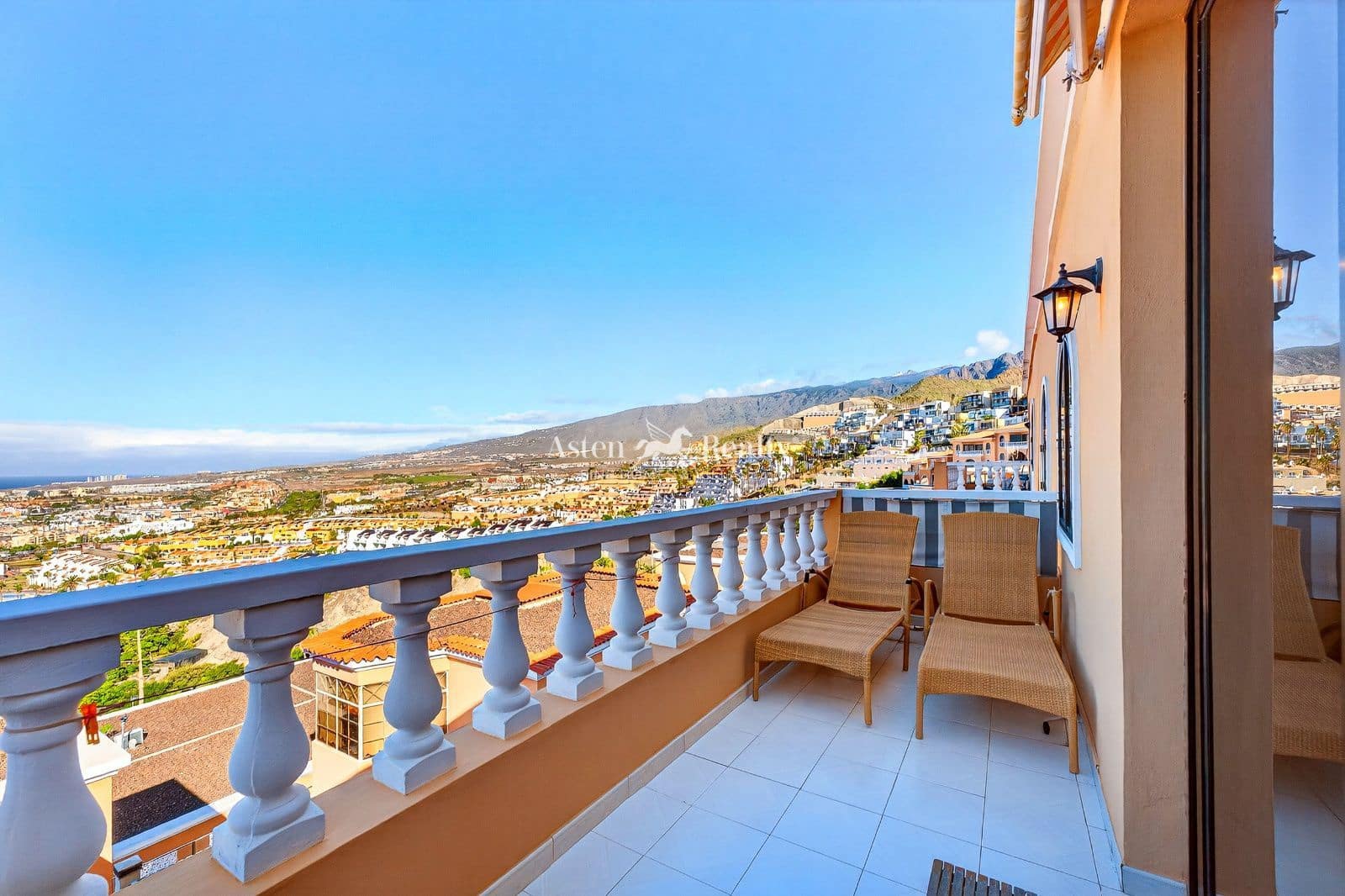 4 bedroom Townhouse for sale in Costa Adeje with pool garage - € 639,000 (Ref: 9510148)