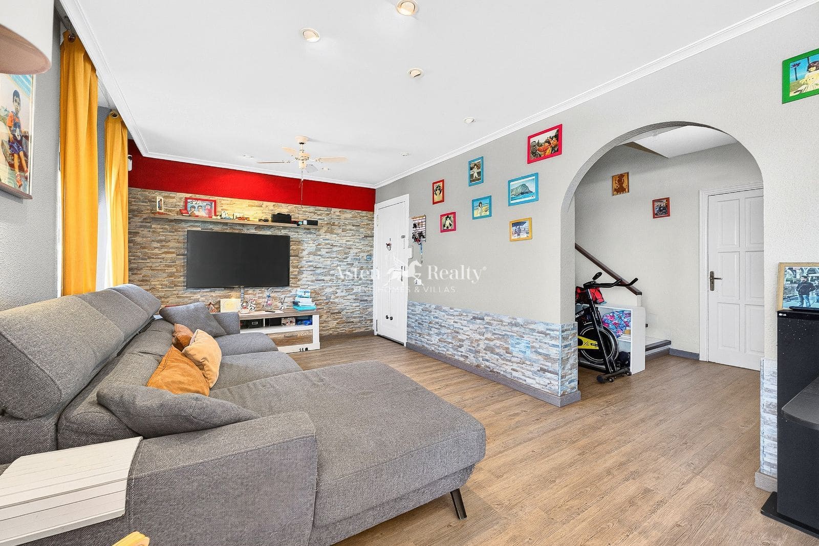 4 bedroom Townhouse for sale in Costa Adeje with pool garage - € 639,000 (Ref: 9510148)