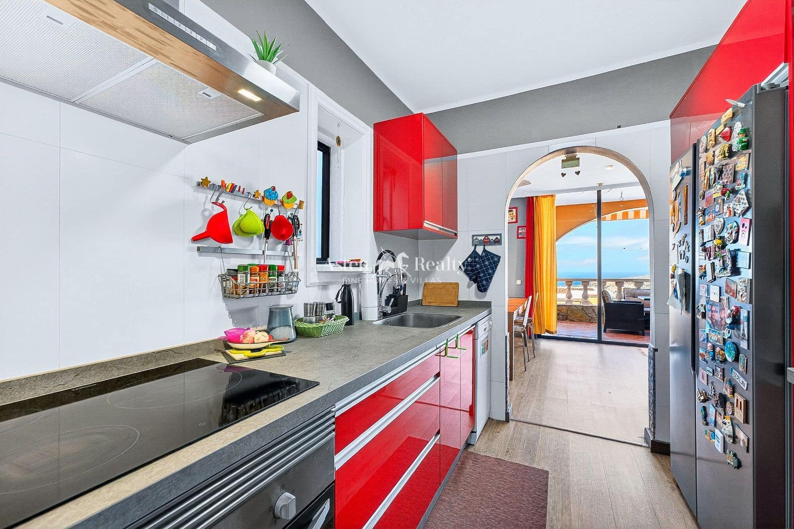 4 bedroom Townhouse for sale in Costa Adeje with pool garage - € 639,000 (Ref: 9510148)