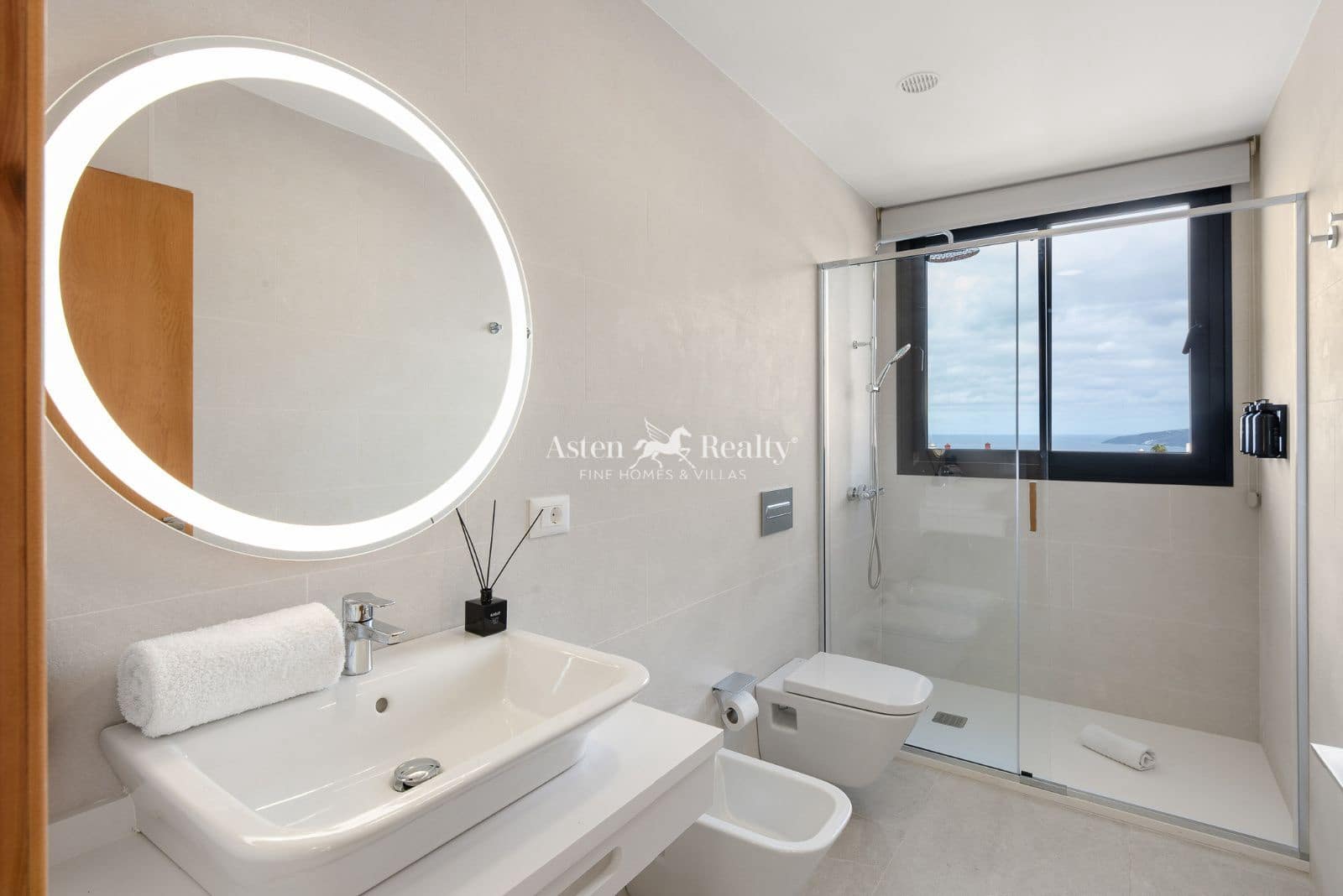 Chalet de 3 habitaciones en La Quinta en venta con piscina garaje - 890.000 € (Ref: 9511441)