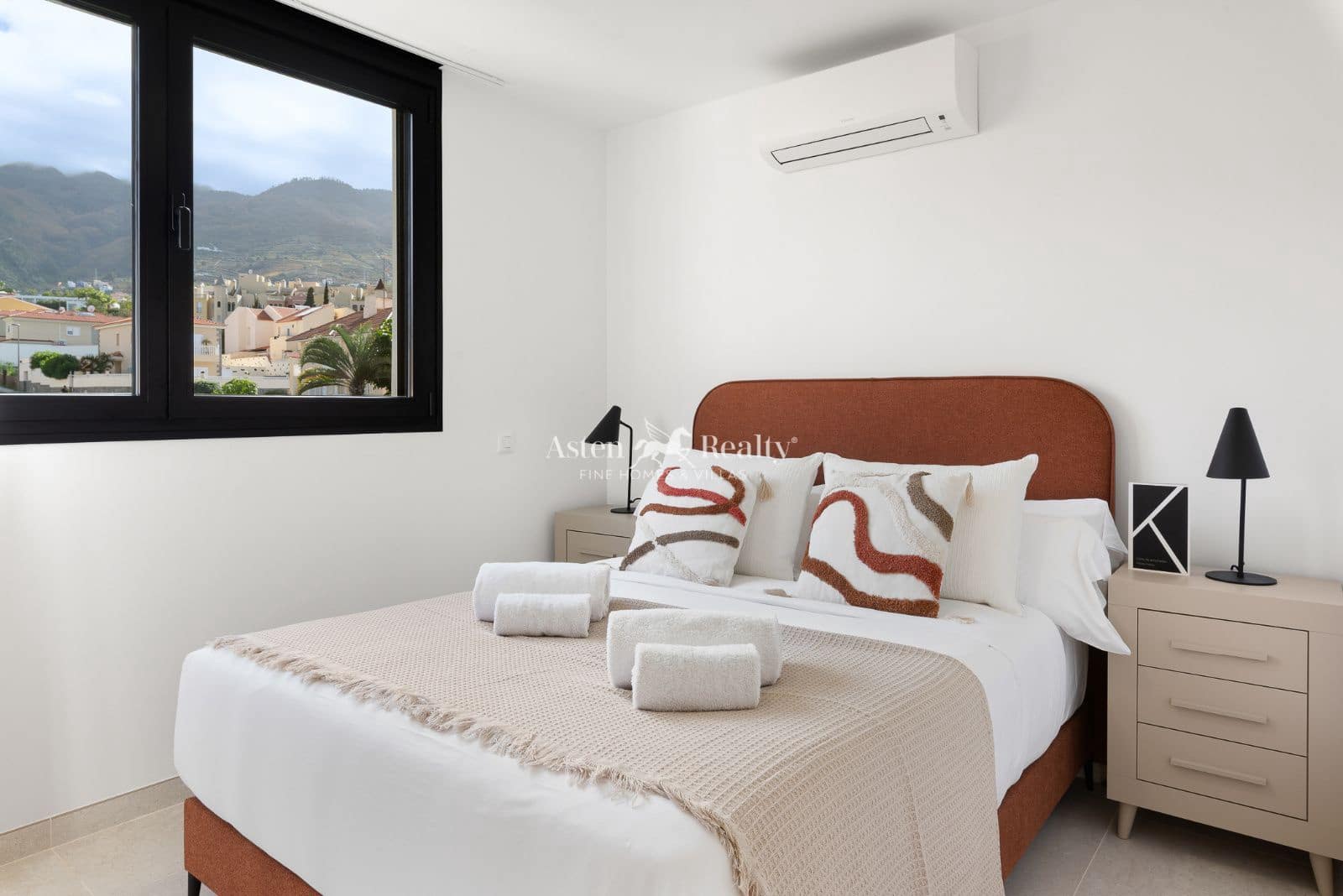 Chalet de 3 habitaciones en La Quinta en venta con piscina garaje - 890.000 € (Ref: 9511441)