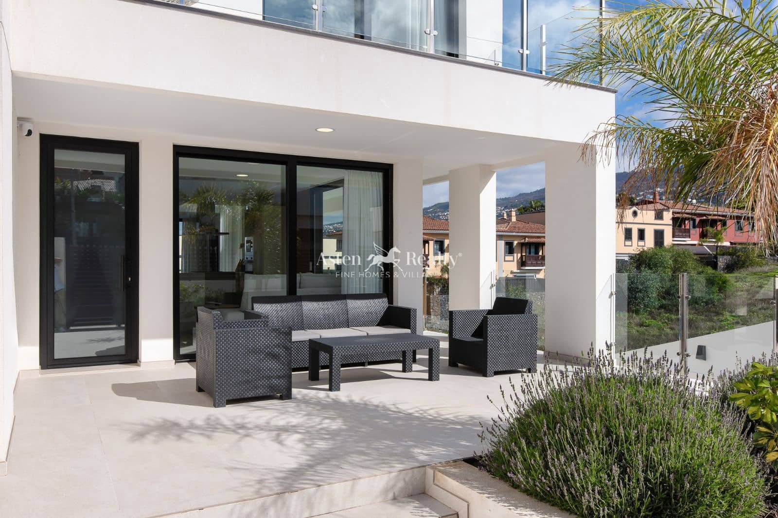 Chalet de 3 habitaciones en La Quinta en venta con piscina garaje - 890.000 € (Ref: 9511441)