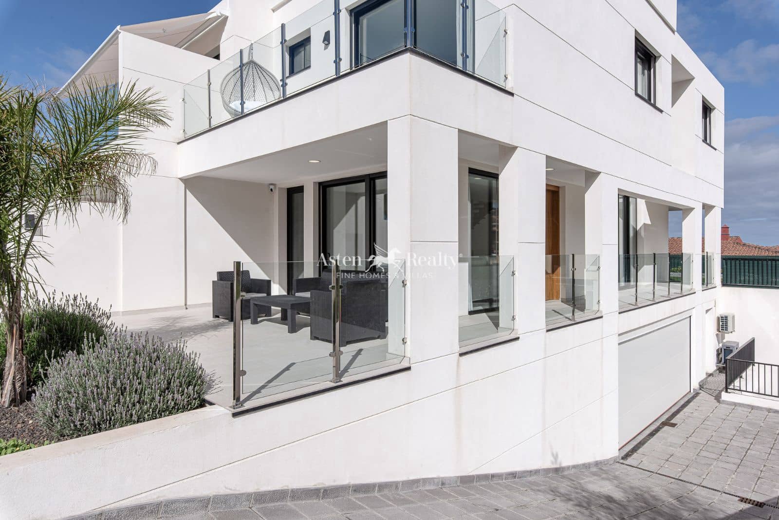 Chalet de 3 habitaciones en La Quinta en venta con piscina garaje - 890.000 € (Ref: 9511441)