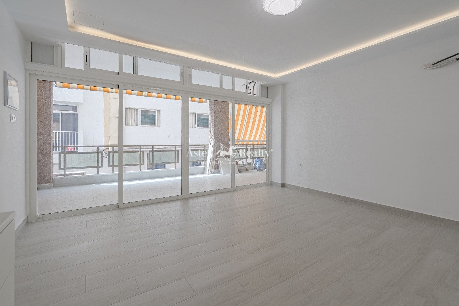 2 soveværelse Lejlighed til salg i Los Cristianos - € 549.000 (Ref: 9516529)