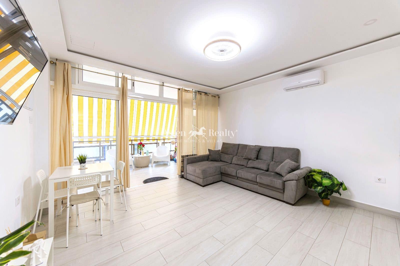 2 soveværelse Lejlighed til salg i Los Cristianos - € 549.000 (Ref: 9516529)