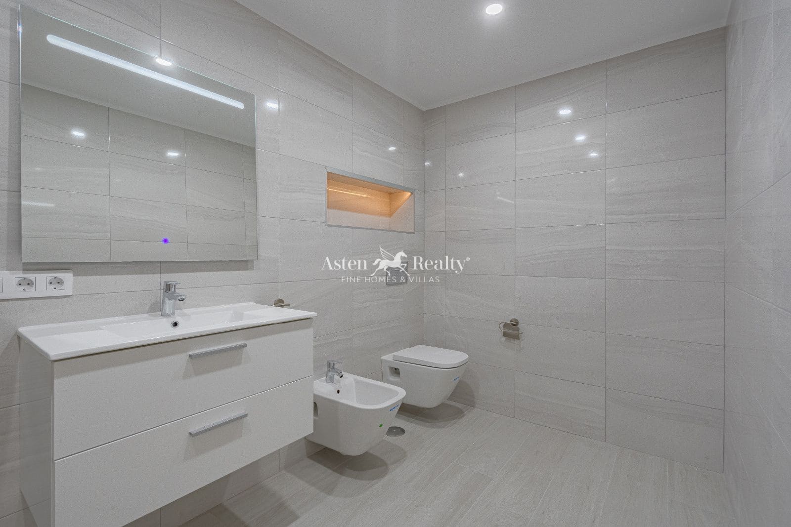 2 soveværelse Lejlighed til salg i Los Cristianos - € 549.000 (Ref: 9516529)