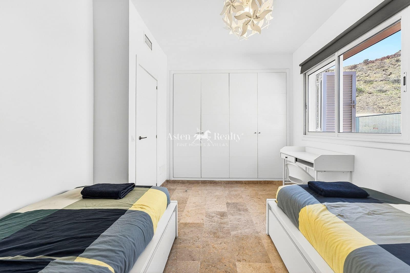 2 soveværelse Byhus til salg i Puerto Santiago med swimmingpool garage - € 550.000 (Ref: 9522924)