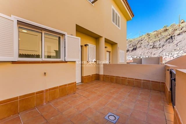 2 soveværelse Byhus til salg i Puerto Santiago, Santiago del Teide med swimmingpool garage - € 550.000 (Ref: 9522924)